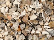 Decorative Chippings, Gravels & Pebbles: Moonstone Flint 20mm 25kg