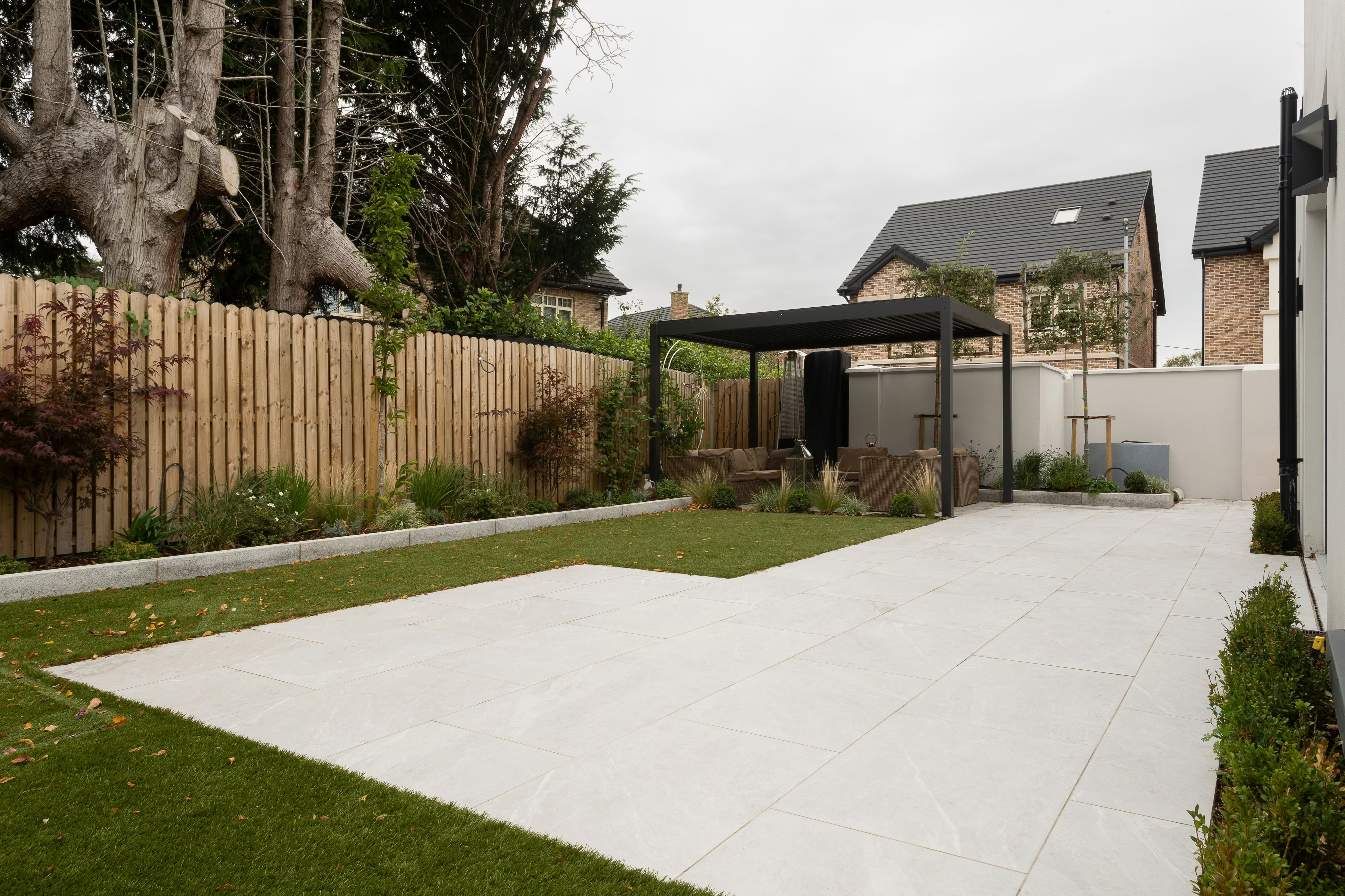 Summer Garden Projects: The Building Materials You Need Before Starting Your Outdoor Renovation