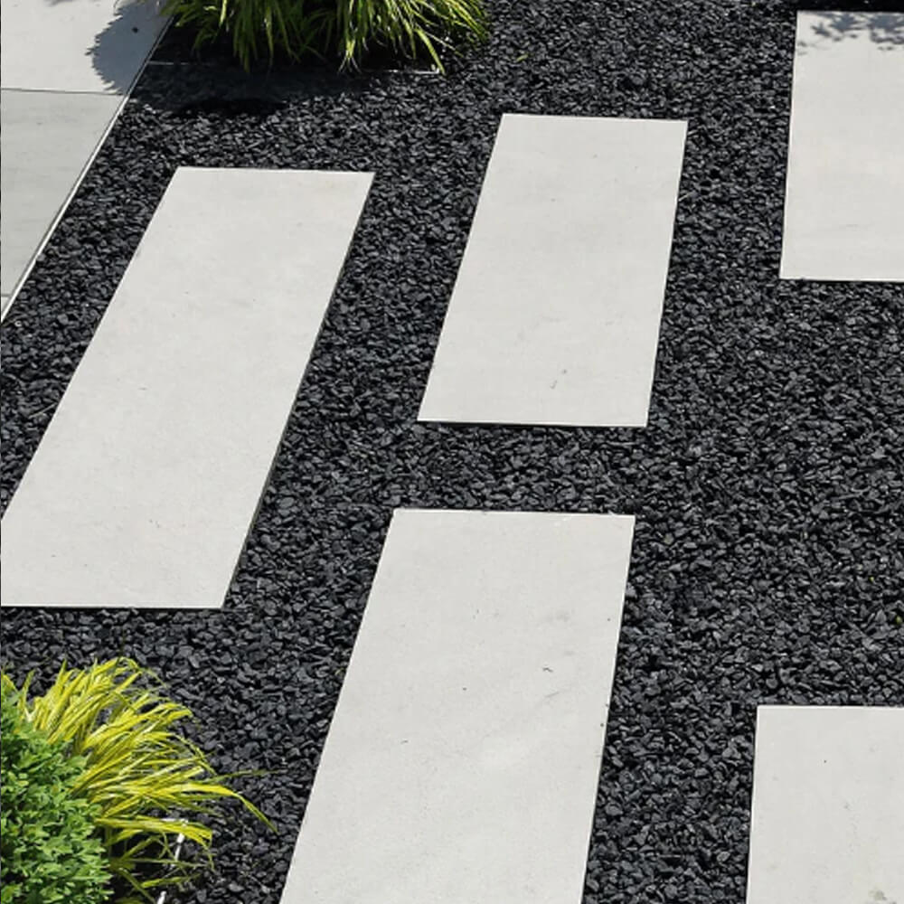 Black Basalt Decorative Garden Chippings Approx Size: 20mm Bag 25kg Gravel