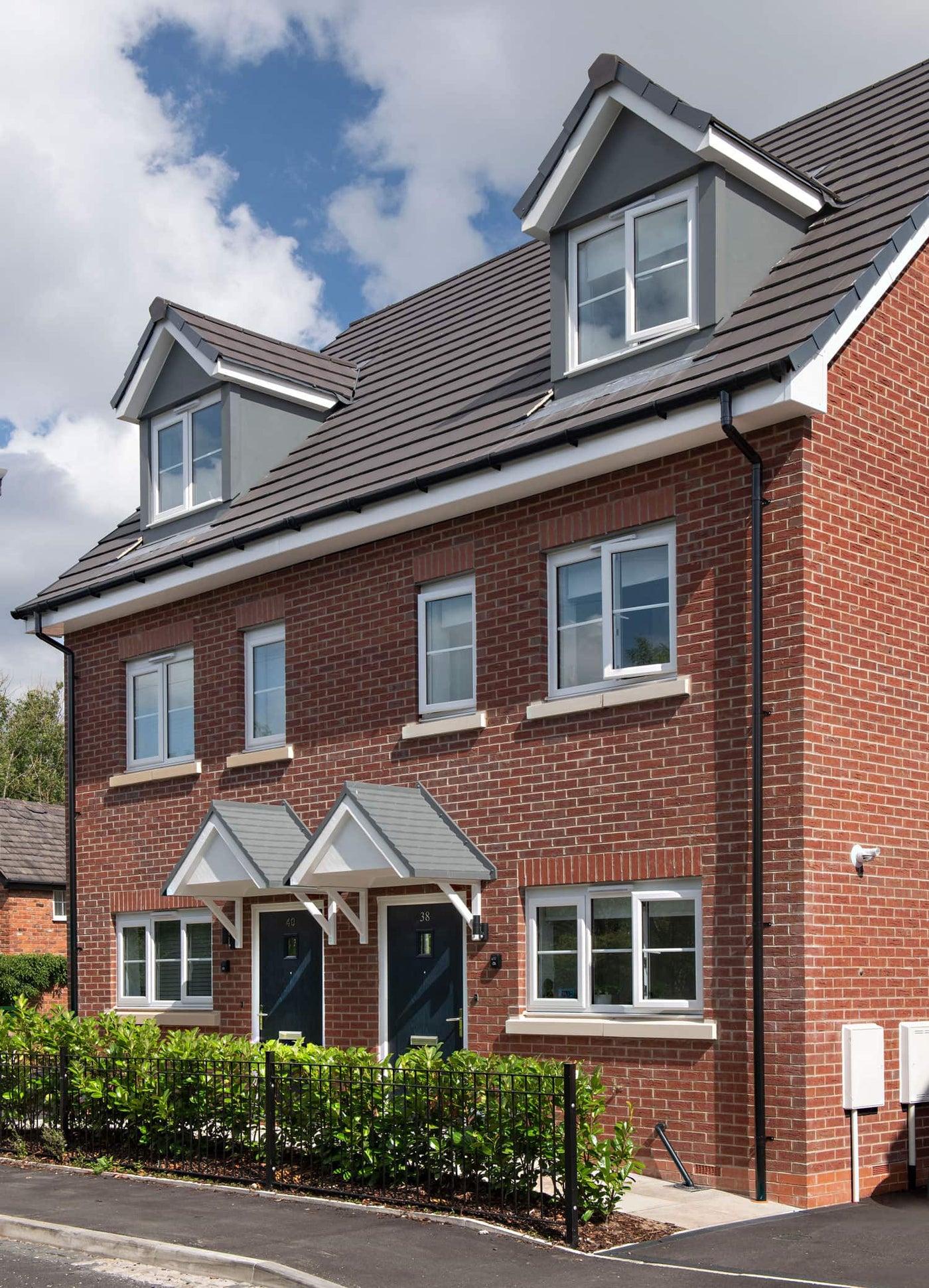 WREKIN DARK RED N/S