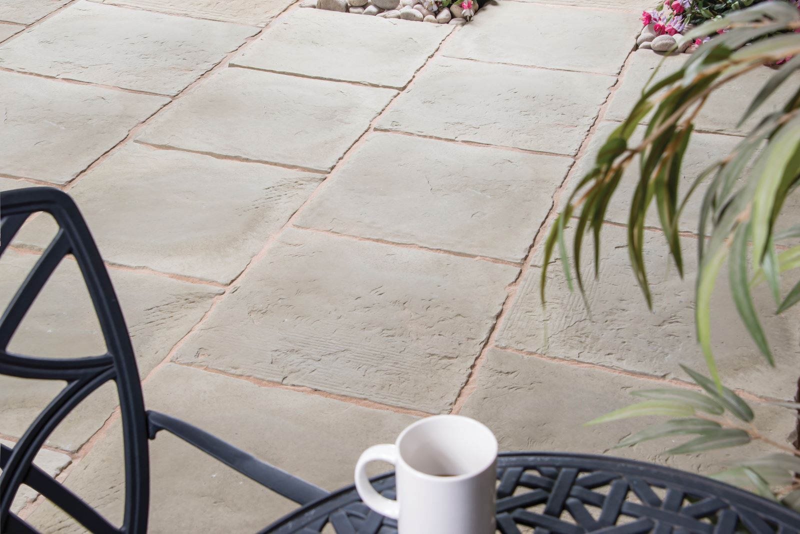 Courtyard Paving Hambleton Old Grey 9M2