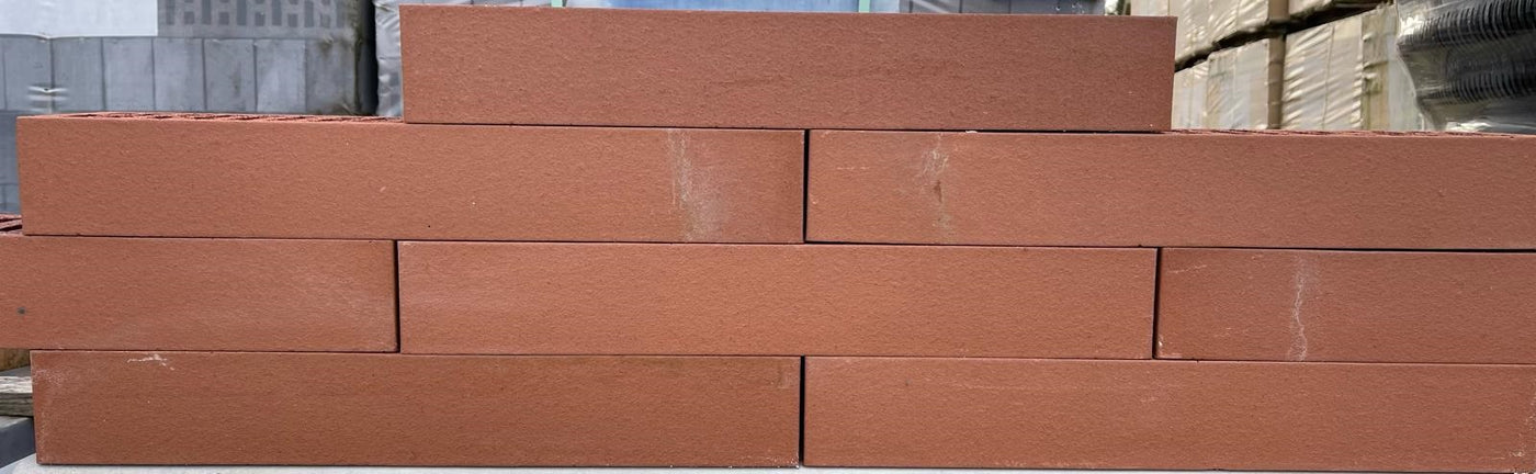 Linear Red Smooth 440X65mm