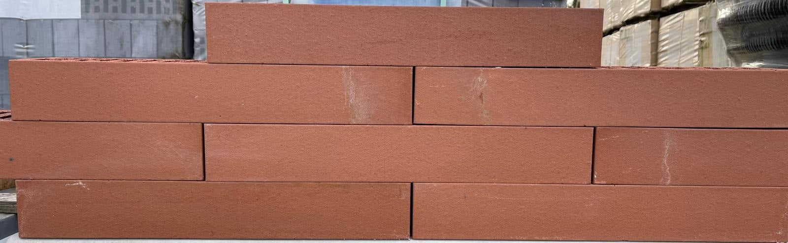 Linear Red Smooth 440X65mm