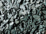 Decorative Chippings, Gravels & Pebbles: Slate Chippings Graphite Bulk bag