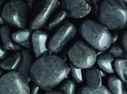 Decorative Chippings, Gravels & Pebbles: Black Pebbles 15-30mm 25kg bag