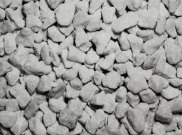 Decorative chippings, gravels & pebbles: Limestone chippings 25kg bag