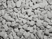 Decorative Chippings, Gravels & Pebbles: Limestone Chippings 25kg bag